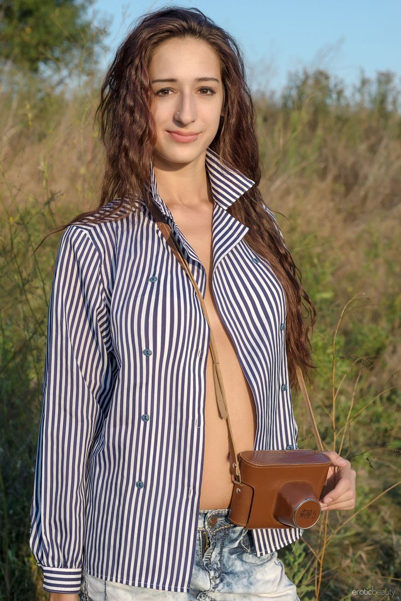Адиля, 25